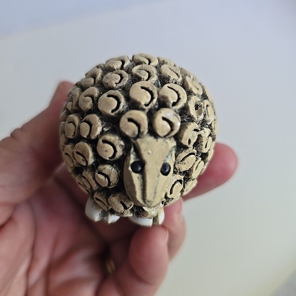 Artesania Rinconada Old Sunrise #23 Sheep Ewe Wooly Ceramic Figurine Signed